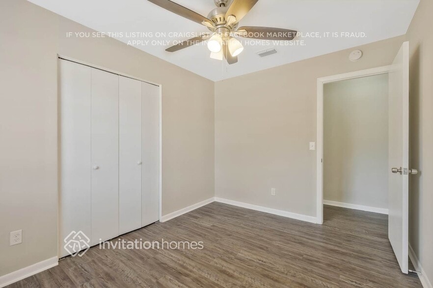 Building Photo - 5028 McManus Dr