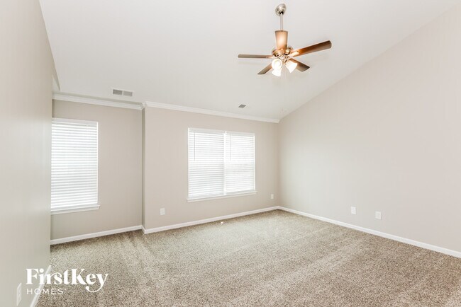 Building Photo - 5511 Fenway Dr