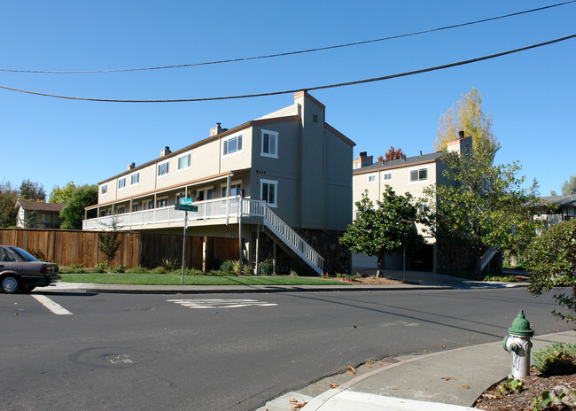 Primary Photo - 8045 Beverly Dr