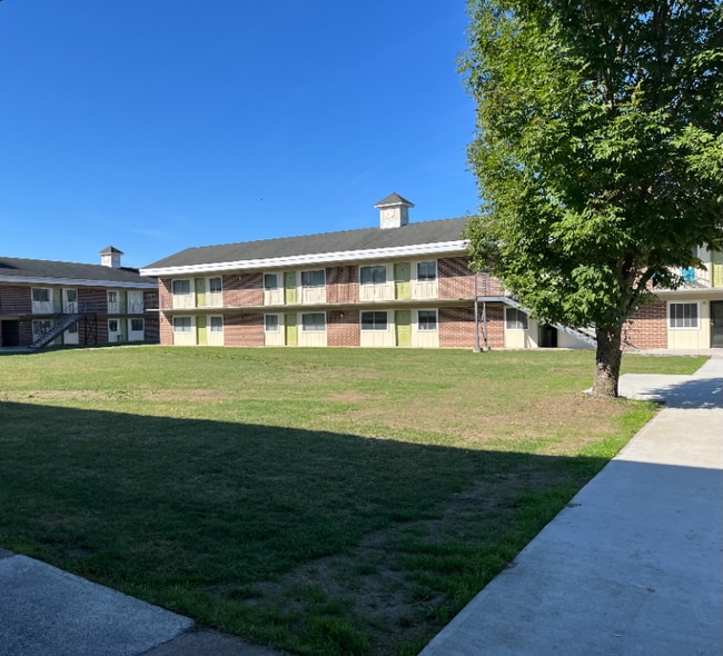 Building Photo - 49 W Main St