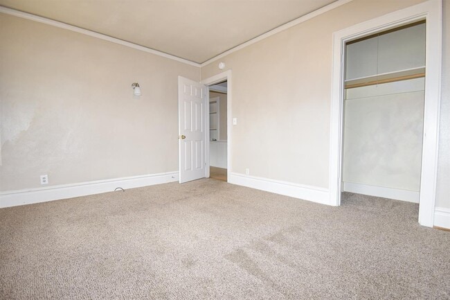 Building Photo - 2334 Augusta St