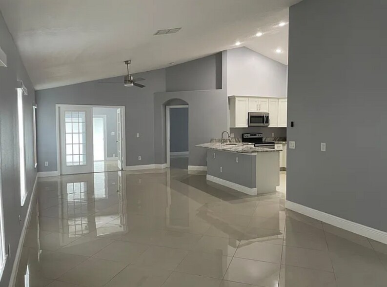 Building Photo - 11046 Crystal Glen Blvd