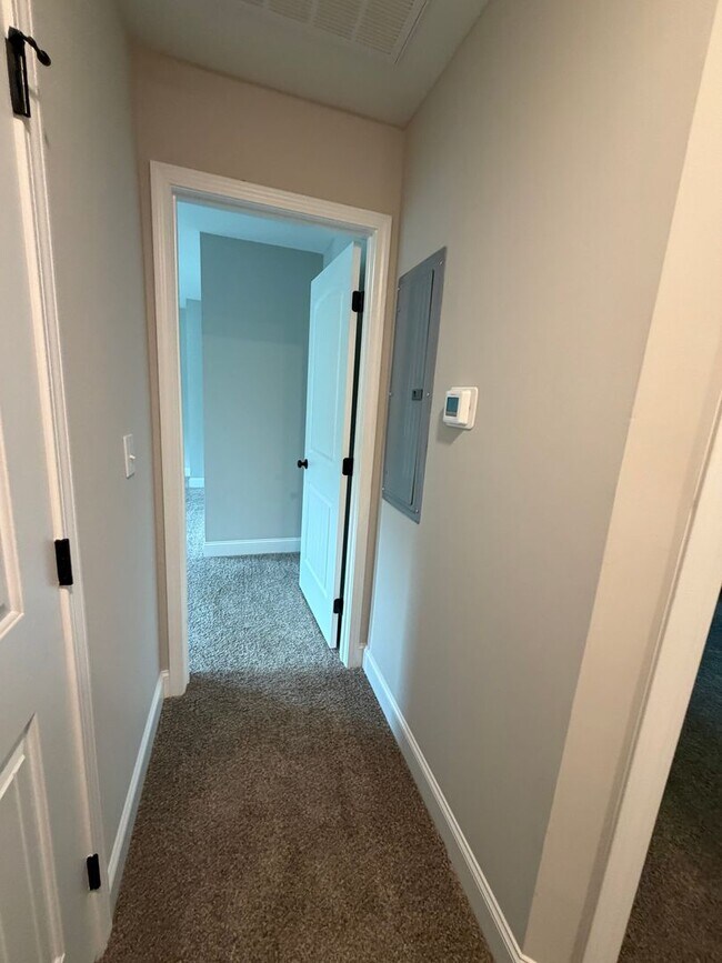 Building Photo - 1713 Golf Club Ln NW