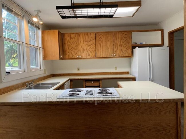 Building Photo - 1303 H St