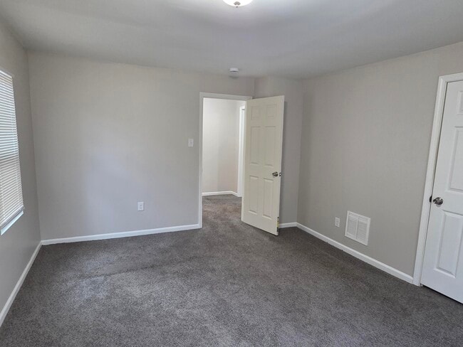 Building Photo - 15765 Ward Ave