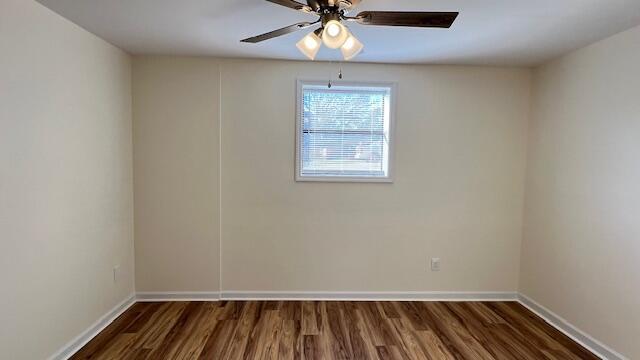 Building Photo - 115 N Valley Dr NW