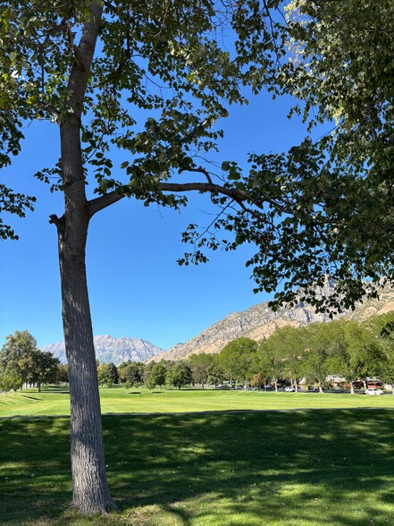 Building Photo - 744 E 750 N St