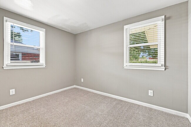 Building Photo - 1305 Yeadon Rd