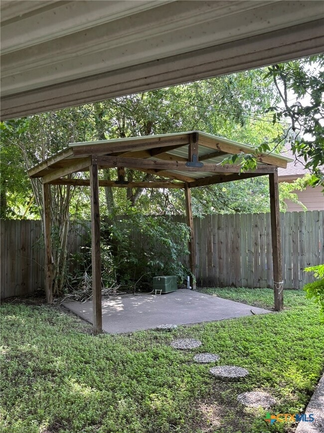 Building Photo - 202 Sherwood Dr