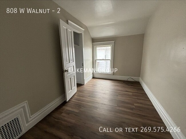 Building Photo - 808 W Walnut St