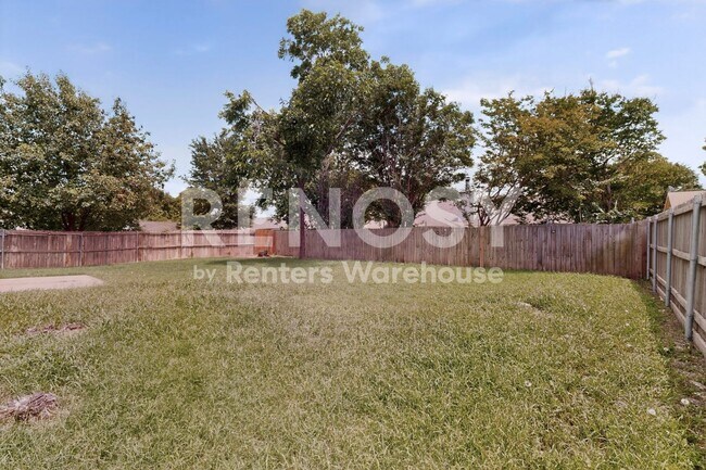 Building Photo - Complete Refreshed Move In Ready in Rowlett