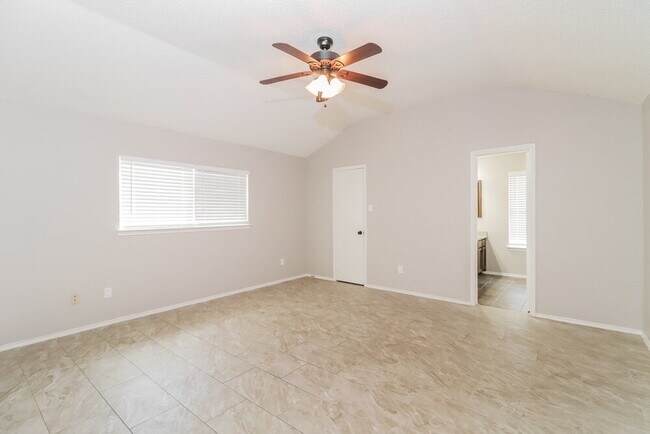 Building Photo - 2301 Fall Ct