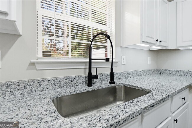 Building Photo - 5630 Lawley Rd