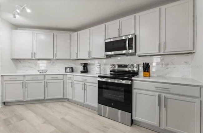 Building Photo - 4717 Blue Diamond St