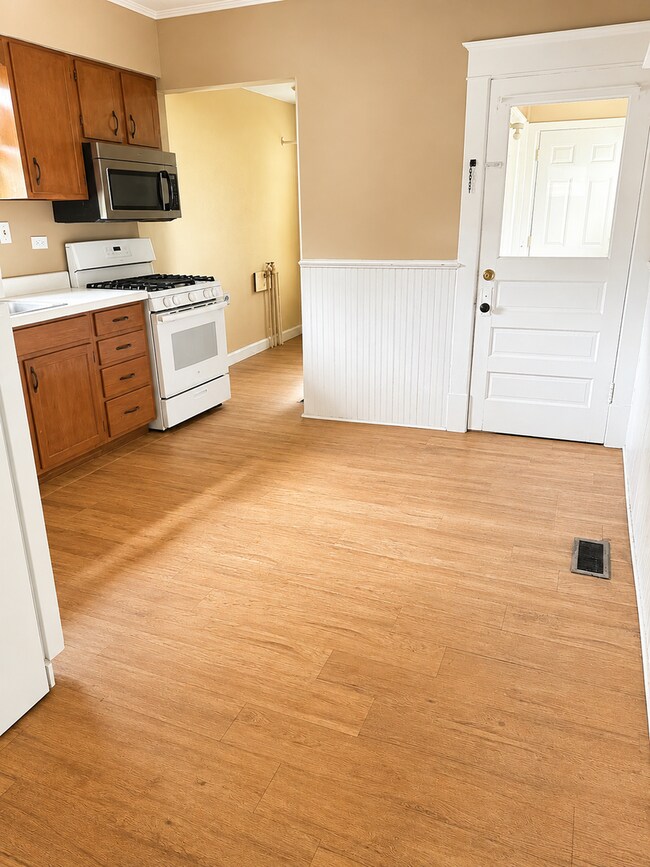 Building Photo - COMING SOON! Nice House in Richmond, KY! Full Basement, Garage, Hardwood Floors