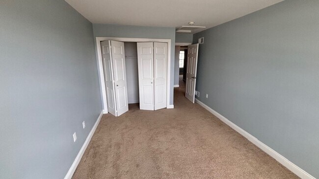Building Photo - $2,300 townhome for rent Swatara township 3 bed 2.5 baths
