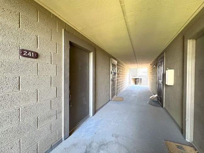 Building Photo - ***MOVE IN SPECIAL: $400 OFF FIRST MO RENT***Tempe 1 Bed Condo with Granite Counters, Pool & Cove...