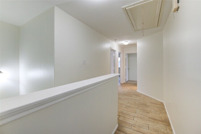 Building Photo - 9926 Myrtle Field Ln