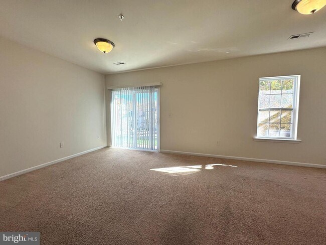 Building Photo - 3635 Glouster Dr