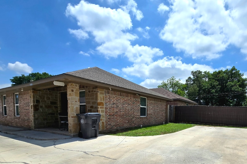 Building Photo - 1621 Alexander Ave