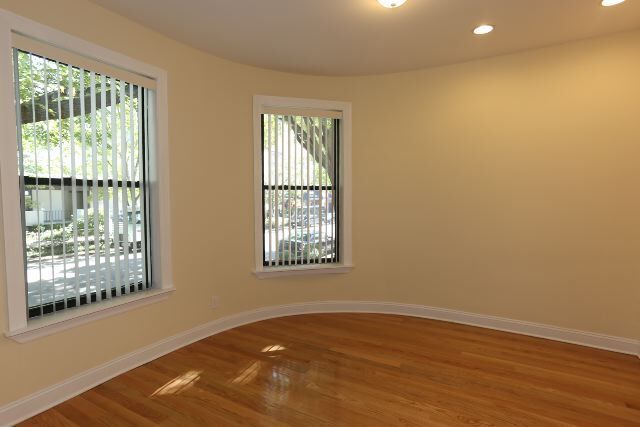 Building Photo - 1234 N Dearborn St
