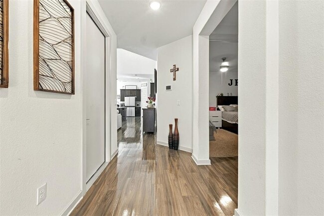 Building Photo - 2405 Gabriels Horn Rd