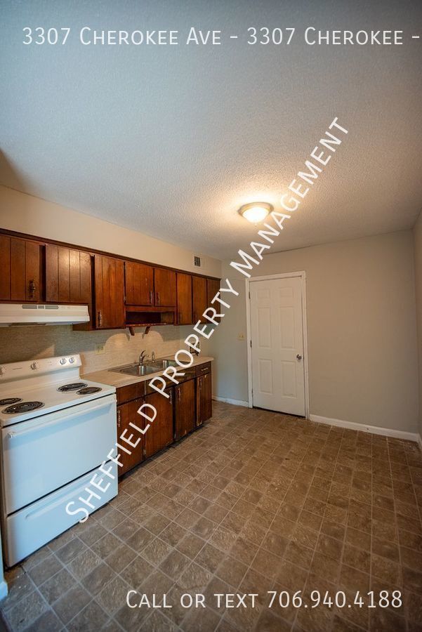 Building Photo - Beautiful home available today!