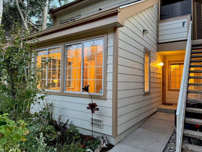 Building Photo - 6048 Gunbarrel Ave