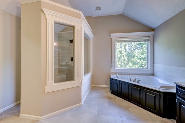 Building Photo - {14400} Somerset Brooke + Beautifully Updated Throughout + Finished Walk Out Basement + Fenced Yard