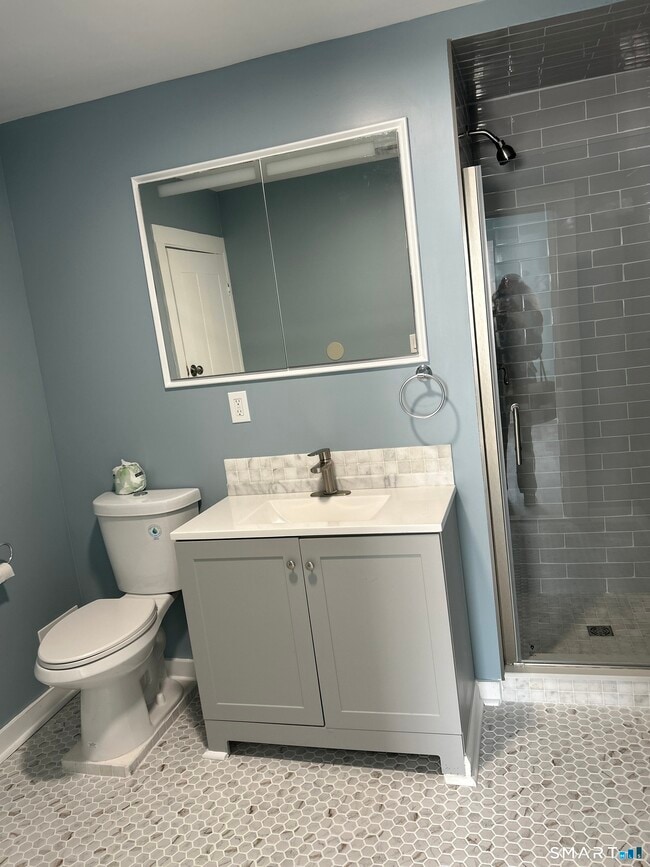 Building Photo - 2324 Post Rd