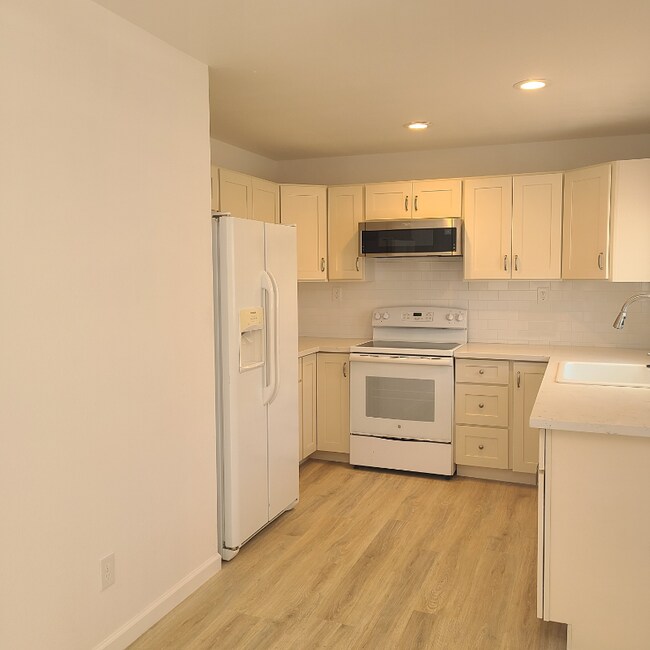 Building Photo - 213 Mehani Cir