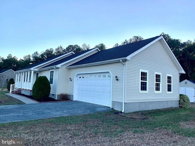 Building Photo - 25900 Country Meadows Dr