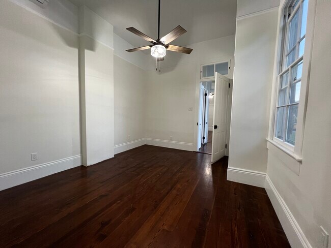 Building Photo - 3430 Dryades St