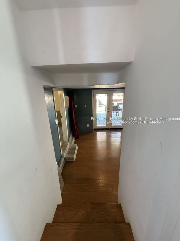 Building Photo - 2951 Madera Ave