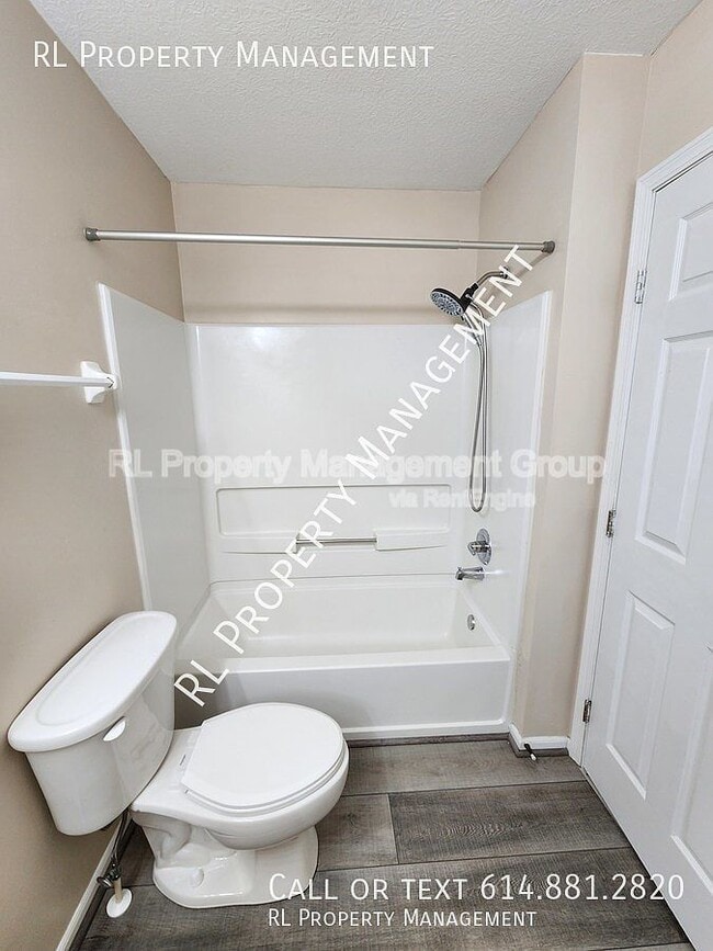 Building Photo - 216 Oxford Oak Dr