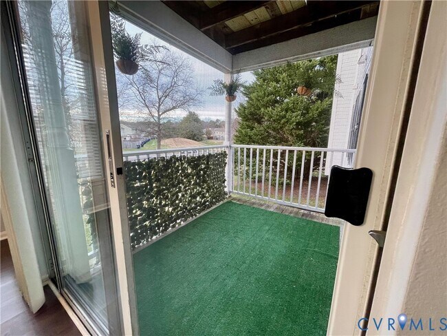 Building Photo - 9397 London Tower Ct