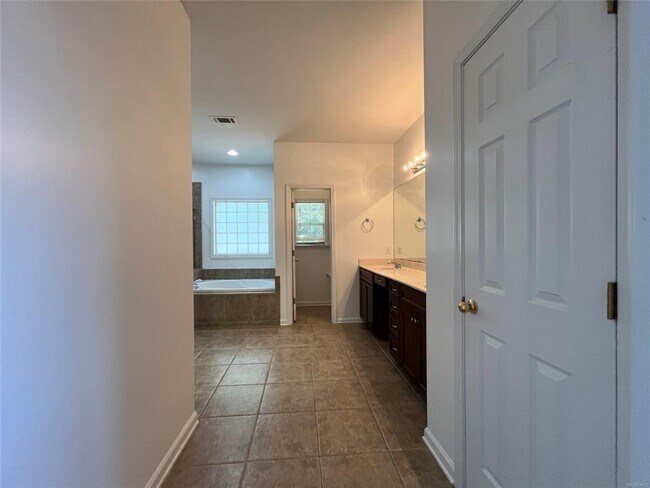 Building Photo - 9408 Crofton Ct