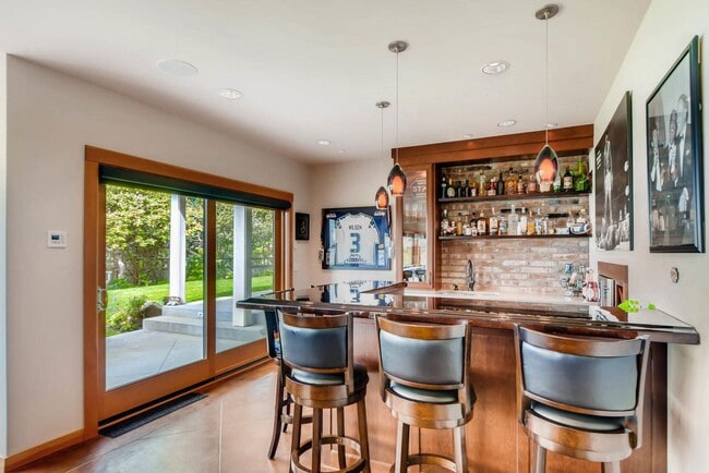 Building Photo - Blue Ridge Waterfront Home