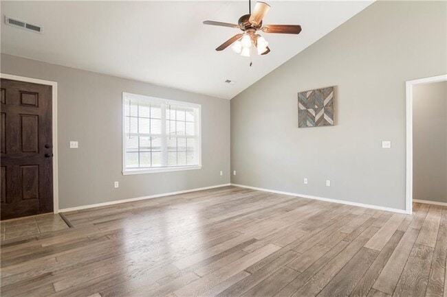 Building Photo - 403 Cherry St