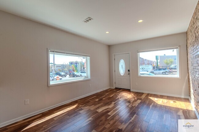 Building Photo - 2608 E Fayette St
