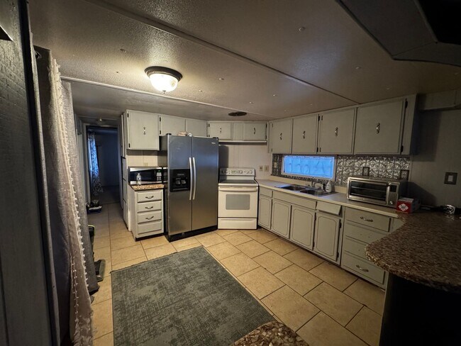 Building Photo - Two Bedroom, two bath manufactured home
