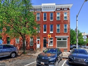 Building Photo - 2242 E Fairmount Ave