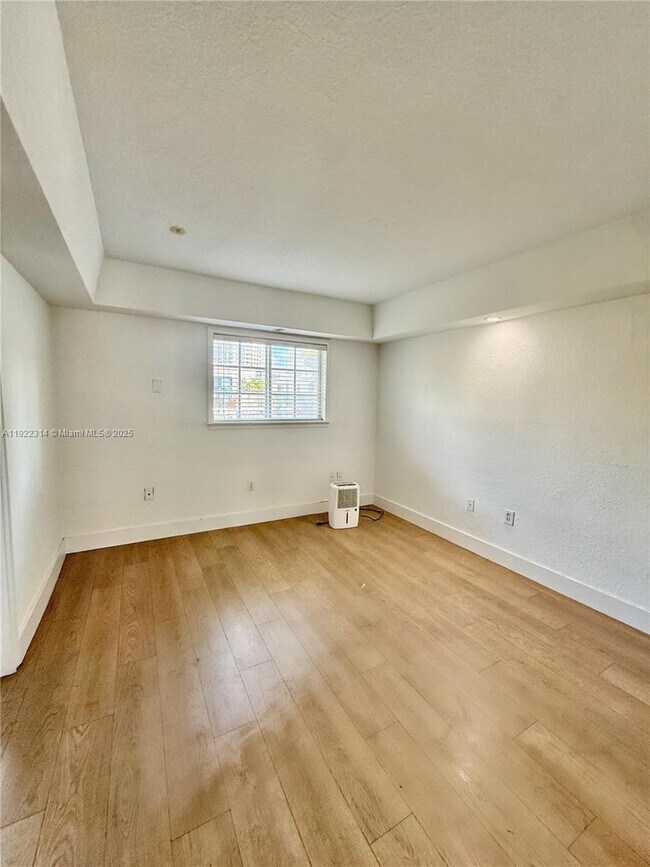 Building Photo - 3245 Virginia St