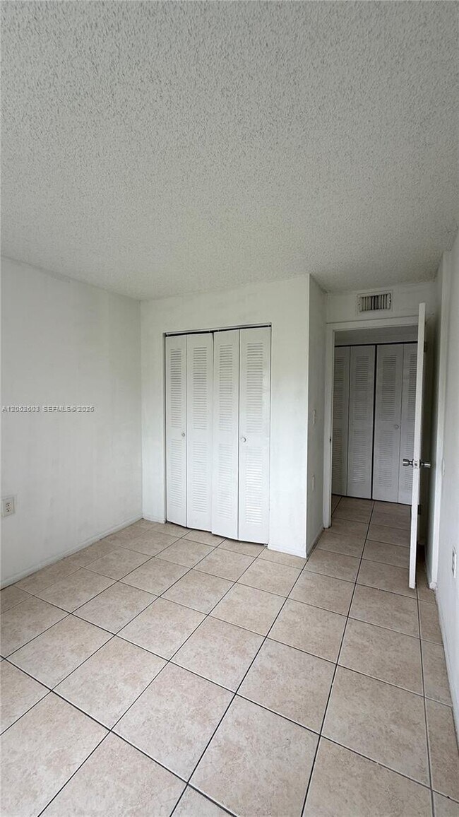 Building Photo - 1163 Lake Terry Dr