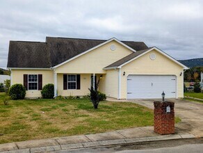 Building Photo - 3 BR 2 BA For Rent in Rossville