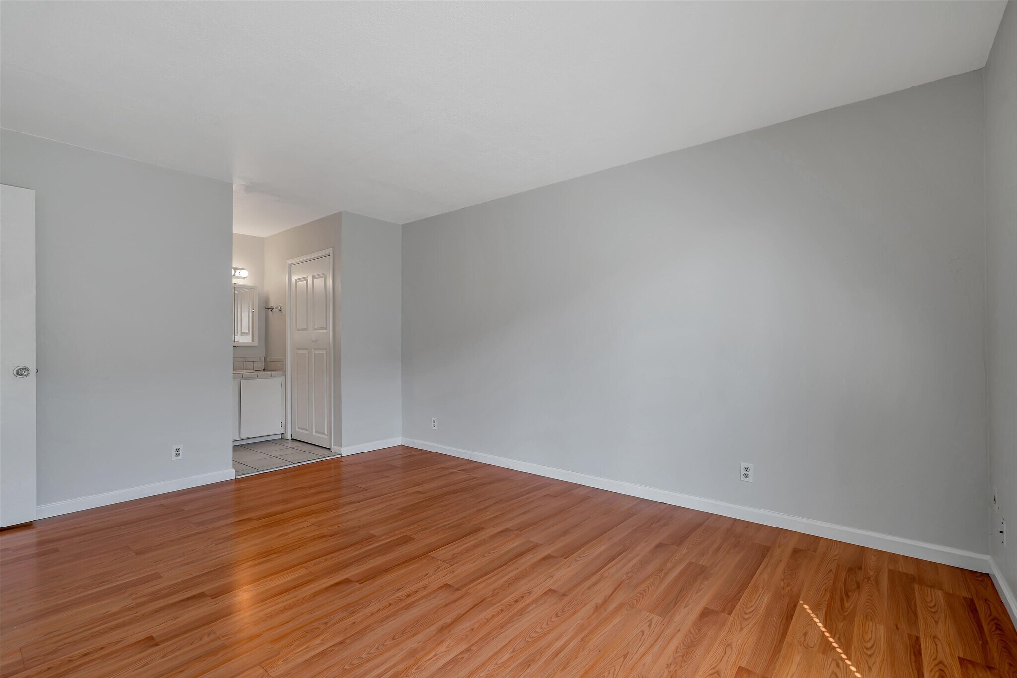 Building Photo - 30079 Vanderbilt St
