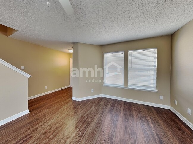 Building Photo - 2012 Fullwood Dr