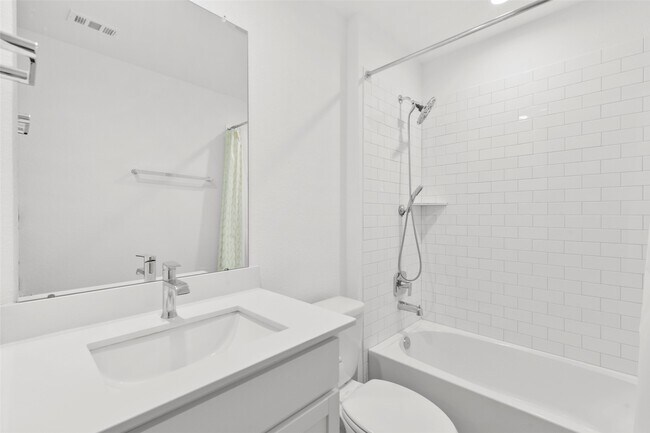 Building Photo - 7915 Murciana Dr