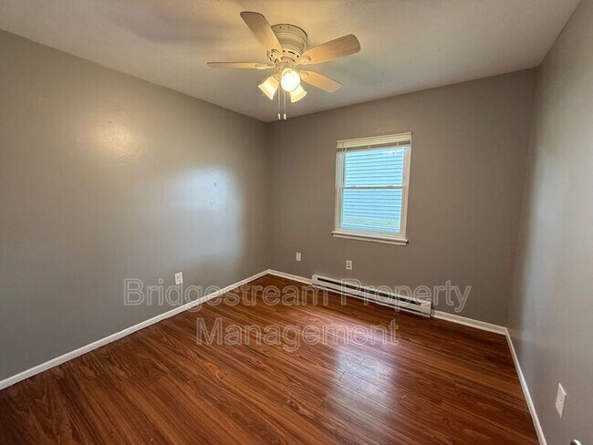 Building Photo - 2821 Haig Ave