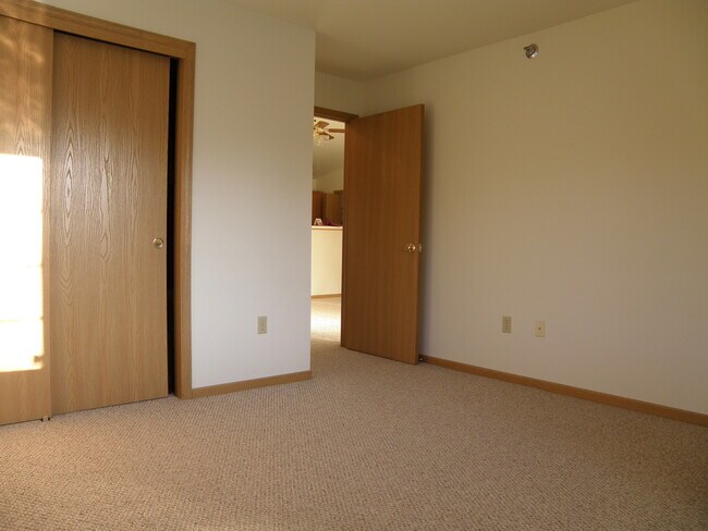Building Photo - 8055 Lexington Pl
